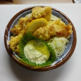 画像:冷やしレモンタルタルうどん